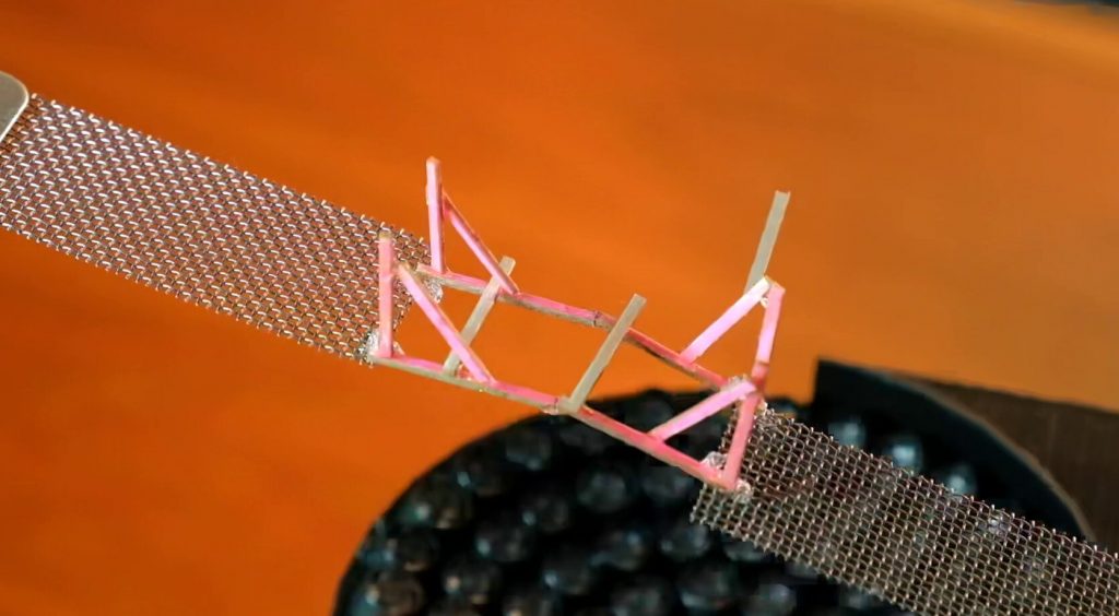 Novel construction system uses acoustic levitation to assemble parts