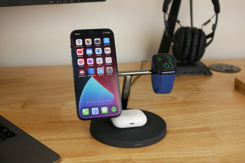 the iphone 12 apple watch and airpods charge on belkins 3 in 1 wireless charger